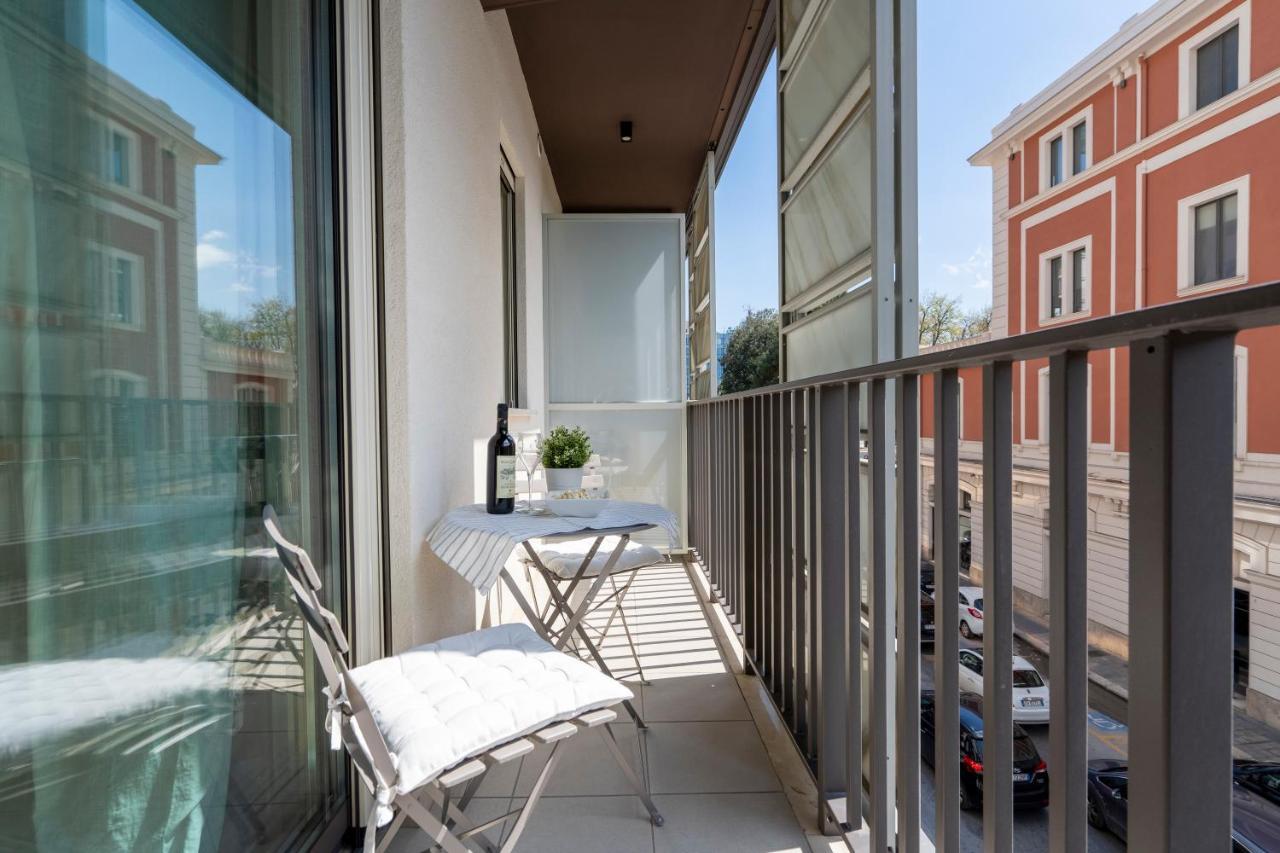 Twelve12 - Universita & Stazione Aparment Bari Exteriör bild
