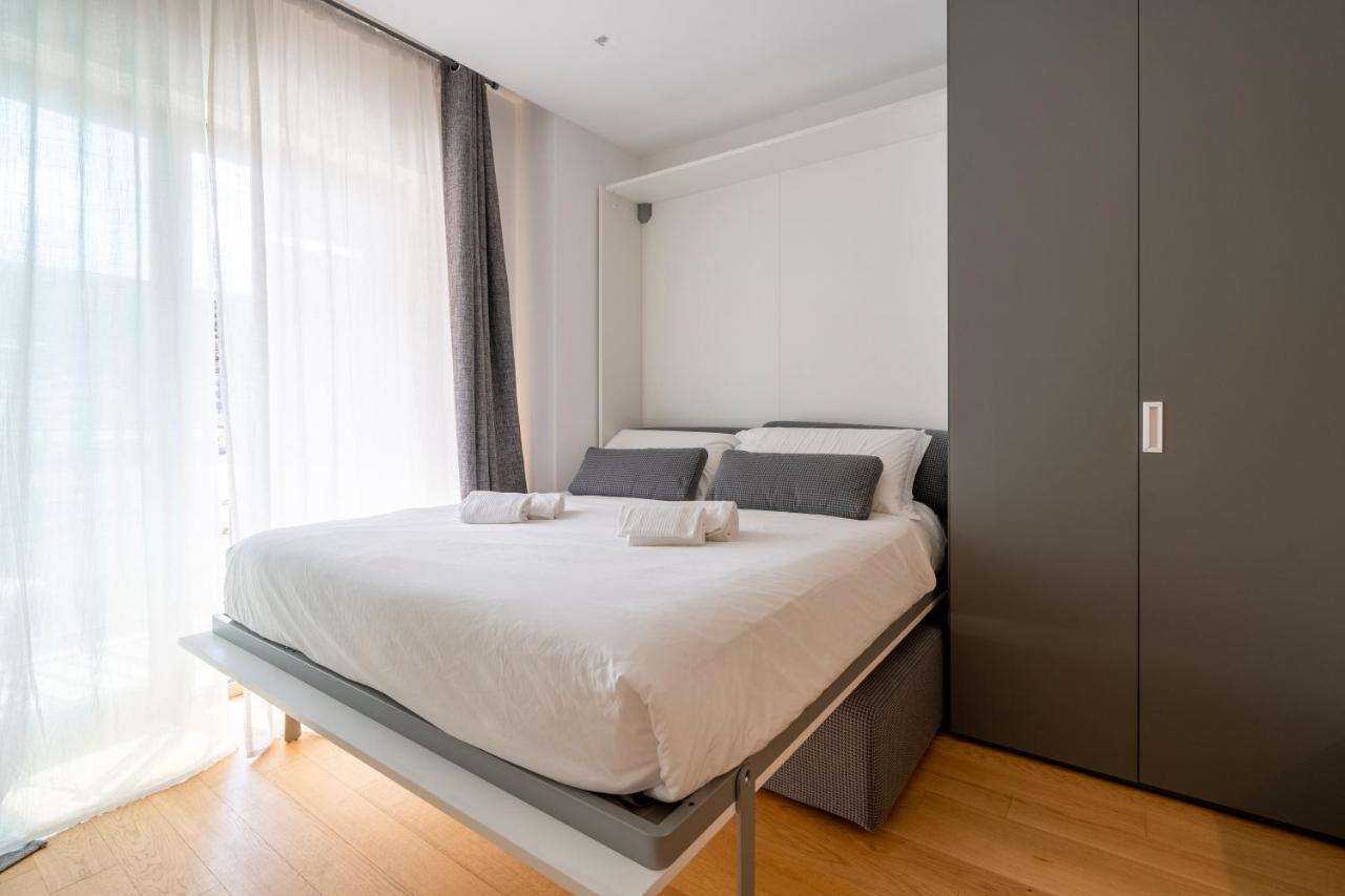 Twelve12 - Universita & Stazione Aparment Bari Exteriör bild